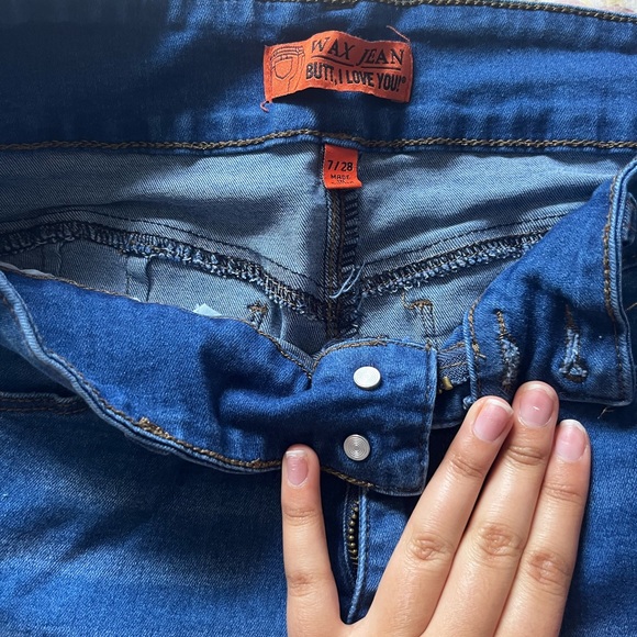 Blue jeans - Picture 3 of 3